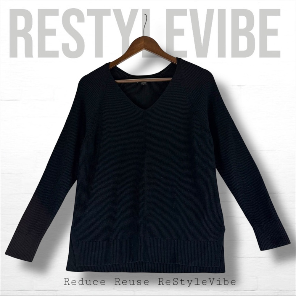 ATHLETA Women’s Size M Sweater Pullover Style V-Neck Wool Blend